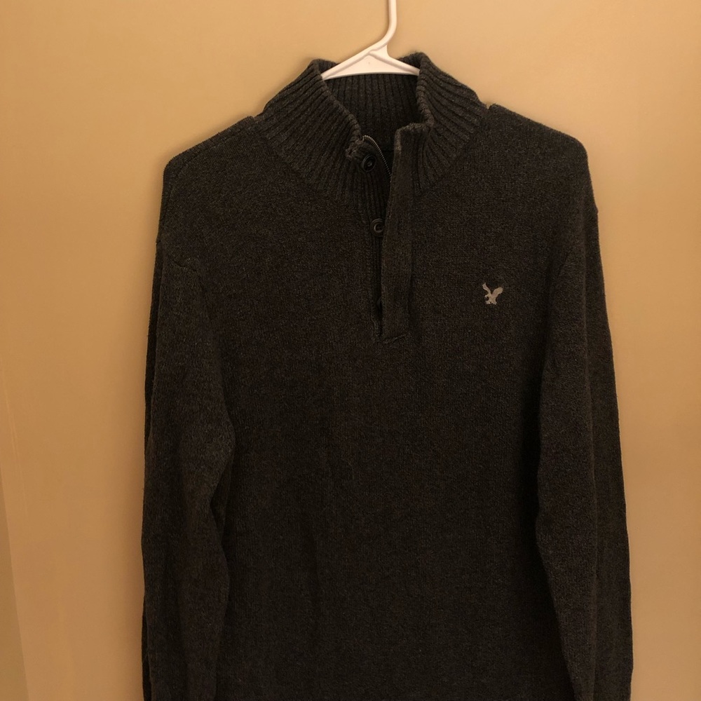 American Eagle Mens Sweater. As good as new. Size XL